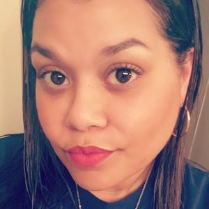 Meet your Posher, Dee